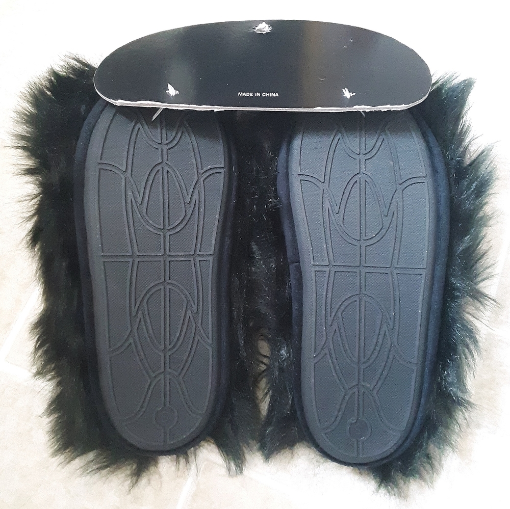 NWT - Steve Madden Black Faux Fur Rainbow Slippers - Picture 3 of 8